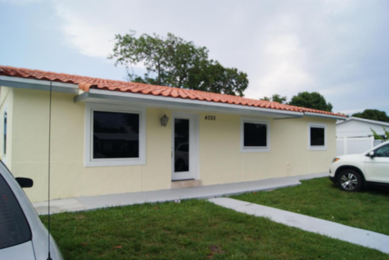 Private Studio Two Miles From Hard Rock Stadium Miami Gardens Zewnętrze zdjęcie